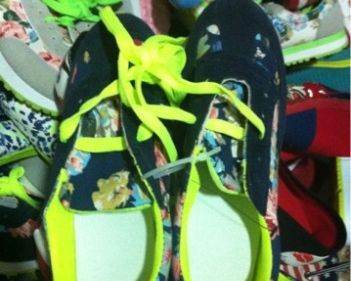 從400多雙鞋子到批發(fā)15一次性吃完 寧波鞋帽批發(fā)生意的轉(zhuǎn)型與挑戰(zhàn)